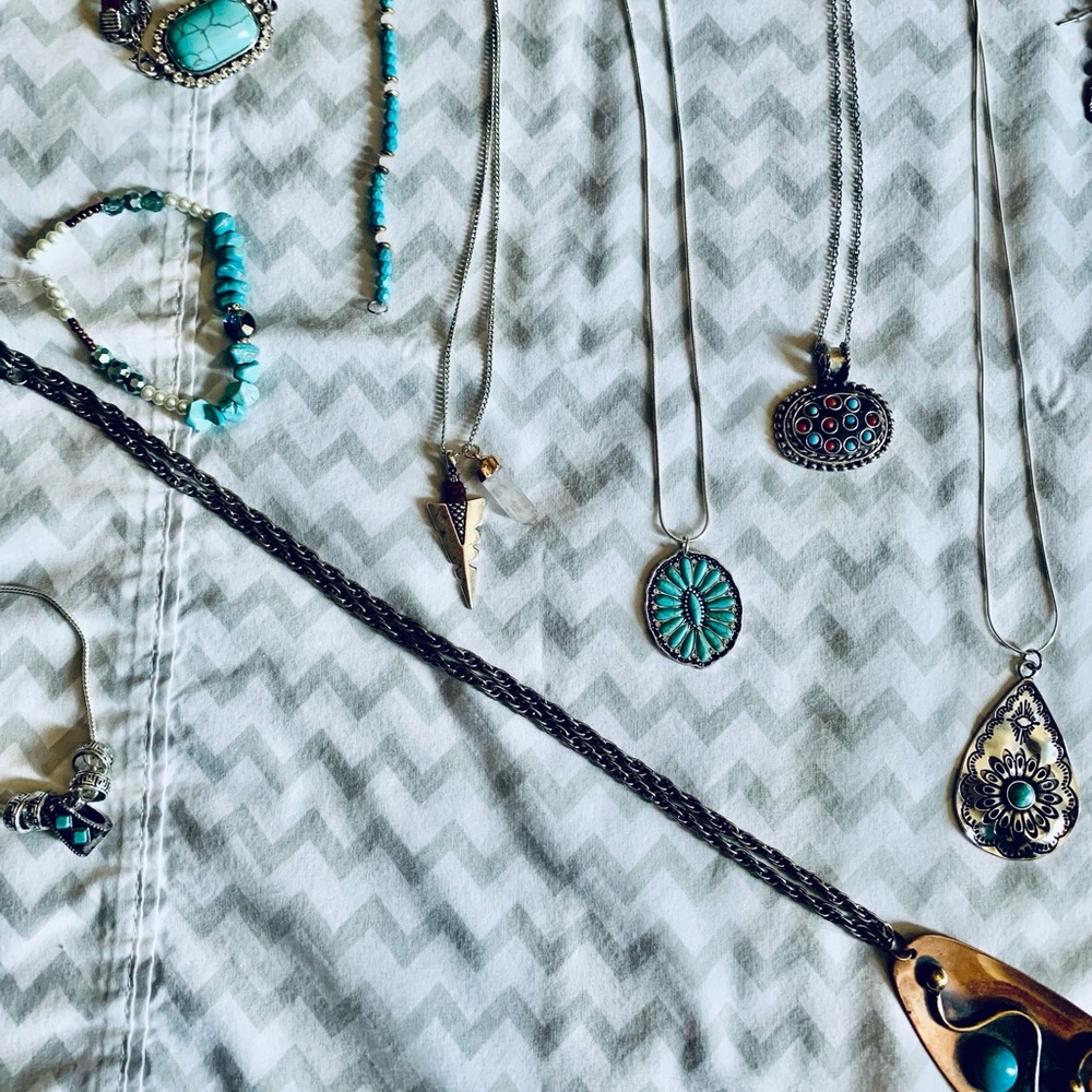Jewelry - Picture 4 of 12